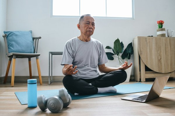 Que faire à 60 ans : idées pour enrichir votre quotidien